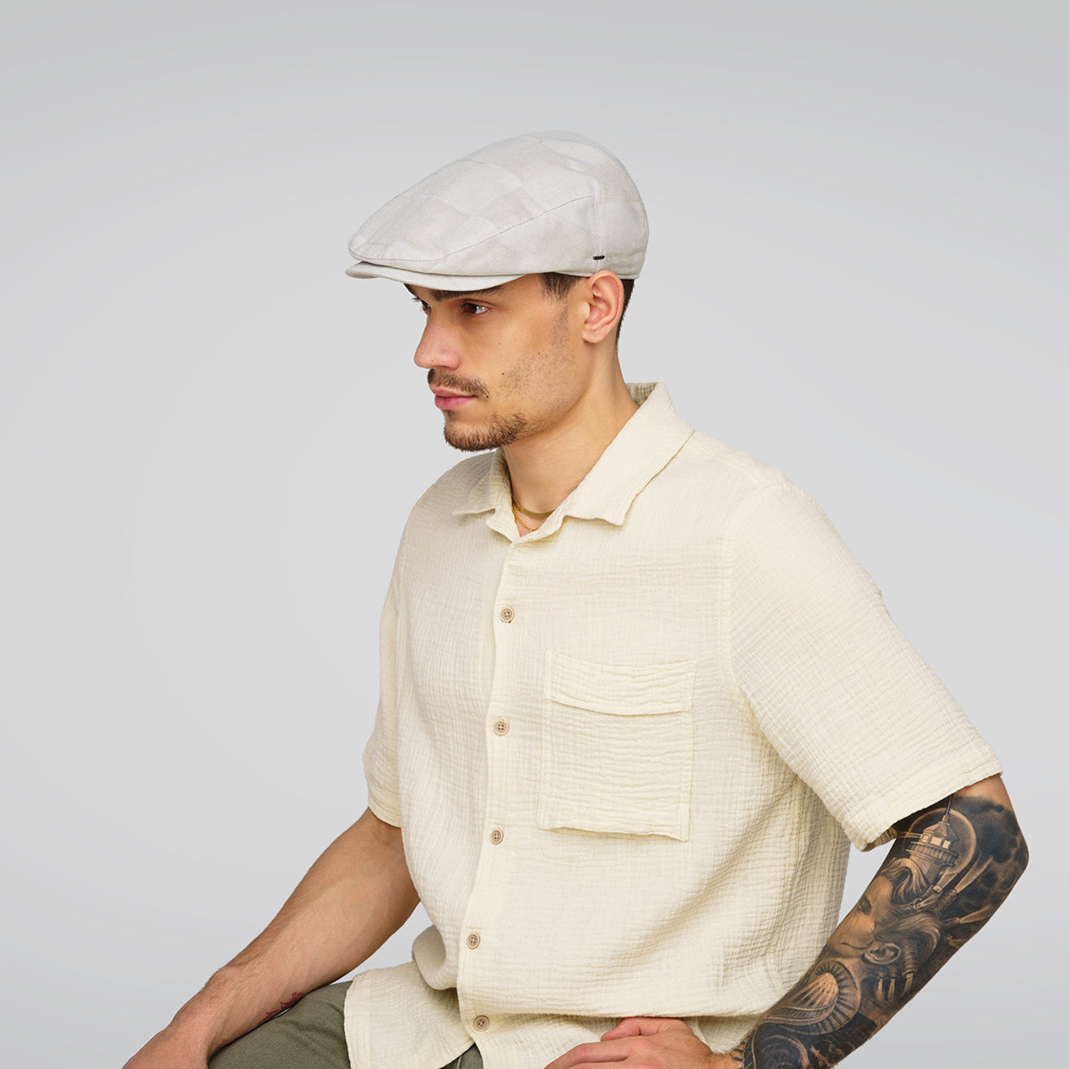 Bailey 1922 Clave flat cap in ecru, side view